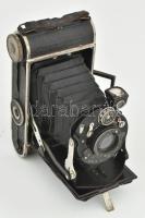 Gauthier Pronto kamera Anastigmat 1:4,5, F 10,5 objektívvel. Közepes állapotban, sérült tokjában