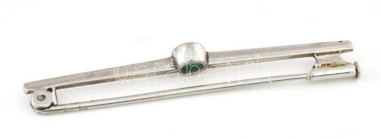 14k fehérarany (Au) bross smaragd és zománc ékítéssel . 0,4 ct 2,4 g