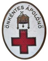 ~1930-1940. Önkéntes ápolónő zománcozott fém jelvény (39x49mm) T:XF karcolások ~1930-1940. Voluntary Nurse enamelled metal badge (39x49mm) C:XF scratches