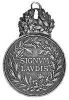 1917. "Károly Ezüst Katonai Érdemérem" peremen jelzett Ag kitüntetés mellszalag nélkül T:VF ph. Hungary 1917. "Silver Militarty Merit Medal" Ag decoration hallmarked on the edge, without ribbon C:VF edge errors NMK.: 323