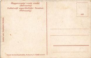 Petrozsény, Petrosani; Magyarországi román népviselet. Vasúti levelezőlapárusítás / Romanian folklor...