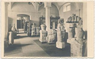 Nagyszeben, Hermannstadt, Sibiu; Baron Brukenthalisches Museum, Archäologische Sammlung. No. 27. Fot. Orig. E. Fischer 1936 / múzeum belső, régészeti gyűjtemény / museum interior, Archaeological collection