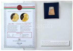 ifj. Szlávics László (1959-) 2011. "Nagy Magyarok / Jókai Mór" aranyozott Cu emlékérem tanúsítvánnyal (40mm) T:PP