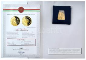 ifj. Szlávics László (1959-) 2011. "Nagy Magyarok / Árpád fejedelem" aranyozott Cu emlékérem tanúsítvánnyal (40mm) T:PP