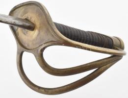 Francia M1822 lovassági szablya. Acél pengével, bőrborítású markolattal, három mellékkengyeles réz k...