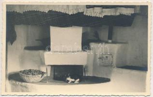 Les, Lesu (Naszód, Nasaud); ház belső kemencével / house interior, oven. photo