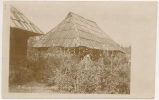 Ruszpolyána, Ruspolyana, Havasmező, Havaskő, Poienile de sub Munte, Ruspoiana (Máramaros); Altes Holzhaus / régi faház / old wooden house. photo (EK)