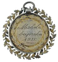 1929. Jelzett Ag birkózó díjérem "SGA" gyártói jelzéssel, "Miskolc bajnoka 1935"...