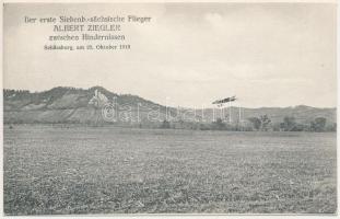 1913 Segesvár, Schässburg, Sighisoara; Der erste Siebenbürgisch-sächsische Flieger Albert Ziegler swischen Hindernissen / Az első erdélyi szász pilóta Albert Ziegler repülés közben. Jos. Drotleff kiadása / The first Transylvanian Saxon pilot during his flight over Sighisoara