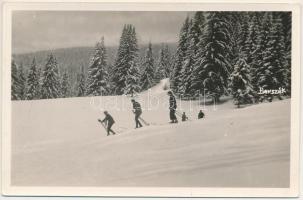 1942 Borszék, Borsec; téli sport, síelők. Heiter György eredeti felvétele és kiadása / winter sport, skiing.