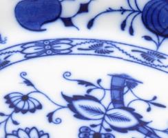 Johnson Bros hagymamintás szervírozótál. Máz alatti kobalt festéssel, jelzett, hibátlan, 36x27 cm