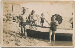 1932 Eforie, Carmen Sylva, Carmen Silva; nyaralás a Fekete tengernél, "Roza" csónak / summer holiday by the Black Sea. photo (EK)