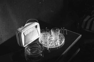 cca 1960 és 1975 között készült privát felvételek Balatonlellén (csónakázás, fürdés, ellenfényes akt...