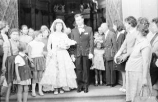 cca 1965 ,,Cigány esküvő", Marinkay István (1920-?) veszprémi fotóművész hagyatékából 80 db vin...