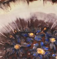 Horváth Magdolna (1929 - ): Dísztál. Jelzett, kopással, d: 31,5 cm