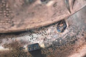 Antik, gazdagon díszített ezüst (Ag) mini pohártartó, hozzá való csiszolt üvegbetéttel. Jelzett, net...