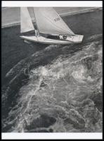 cca 1934 Dr. Max Thorek (1880-1960) magyar - amerikai orvos és fotóművész felvétele (Vitorlás), 1 db modern nagyítás, jelzés nélkül, 21x15 cm