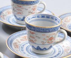 6 darab rizsszemes kínai csésze alátéttel. Jelzett, kis kopásokkal, d: 11,5 cm, m: 5,5 cm