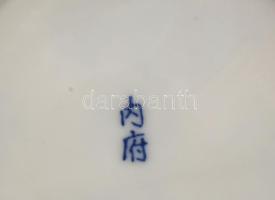 4 darab sárkánymintás kínai porelán: leveses tál kanállal, tálka, alj. Kopással, klf jelzésekkel