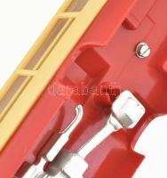 2 darab műanyag Ikarus makett, sérüléssel, hiánnyal, h: 21 cm