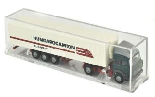 Hungarocamion kamion makett, műanyag tartóban, h: 18 cm