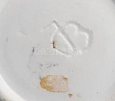 Design kaspó. Jelzett, kis kopással, m: 14,5 cm