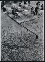 cca 1929 Moholy-Nagy László (1895-1946) magyar - német - amerikai fotográfus felvétele (strand vendéglő), a néhai Lapkiadó Vállalat központi fotólaborjának archívumából 1 db modern nagyítás, jelzés nélkül, 21x15 cm