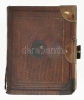 Régi fotóalbum vizitkártyák számára Réz veretes egészbőr kötésben, kissé sérült, benne 20 db sokszor...