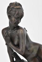 Hélene Leon Bertaux ( 1825 - 1909 ): Fürdőző lány, lepkével. Bronz, jelzett, márvány talapzaton. sz?...