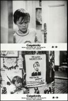 cca 1983 ,,Csigakirály" című NDK-beli film jelenetei és szereplői, 5 db vintage produkciós filmfotó (vitrinfotó, lobbyfotó) ezüst zselatinos fotópapíron, a használatból eredő (esetleges) kisebb hibákkal, 18x24 cm