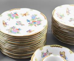 Herendi Viktória mintás 71 darabos étkészlet. Jelzett, kézzel festett, zömmel egy készletből való gy...