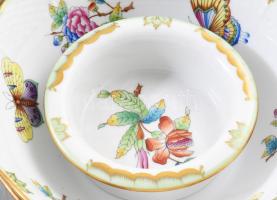 Herendi Viktória mintás 71 darabos étkészlet. Jelzett, kézzel festett, zömmel egy készletből való gy...