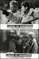 cca 1973 ,,Lányok az aknamezőn" című szovjet film jelenetei és szereplői, 17 db vintage produkciós filmfotó (vitrinfotó, lobbyfotó) ezüst zselatinos fotópapíron, a használatból eredő (esetleges) kisebb hibákkal, 18x24 cm