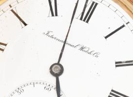 14 K arany (Au) IWC zárt zsebóra. Dupla arany fedéllel, arany porvédővel. Jelzett tok, jelzett szerk...