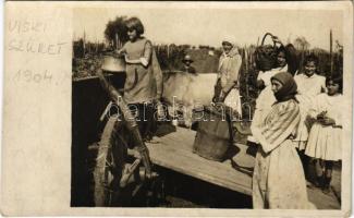 1904 Visk, Várhegy-gyógyfürdő, Vyshkovo (Máramaros); szőlő szüret / grape harvest. photo