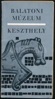 1969 Balaton Múzeum - Keszthely. Vezető a keszthelyi Balatoni Múzeum természettudományi, régészeti, történeti, néprajzi és fürdőtörténeti állandó kiállításához. Keszthely, 1969, Veszprém Megyei Múzeumok Igazgatósága. Kiadói papírkötés, kopott borítóval, kissé sérült kötéssel, a kihajtható tábla kijár, szakadt.