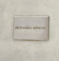 Pestvidéki Gépgyár 2 darab vadászrepülő makett, tartón, levehető repülőkkel, 50x34 cm