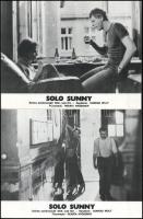 cca 1980 ,,Solo Sunny" című NDK-beli film jelenetei és szereplői, 5 db produkciós filmfotó (vitrinfotó, lobbyfotó) nyomdatechnikával sokszorosítva kartonpapírra, egyoldalas nyomással, a használatból eredő (esetleges) kisebb hibákkal, 18x24 cm