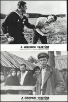 cca 1975 ,,A sólymok vezetője" című szovjet film jelenetei és szereplői, 17 db vintage produkciós filmfotó (vitrinfotó, lobbyfotó) ezüst zselatinos fotópapíron, a használatból eredő (esetleges) kisebb hibákkal, 18x24 cm