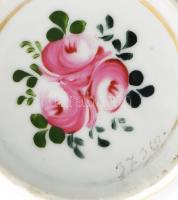 Komacsésze, kézzel festett virágmintával, jelzett, kis kopással, d: 10,5 cm, m: 7 cm