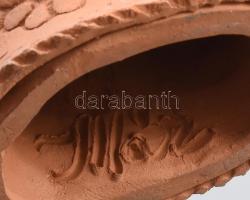 Illár Erzsébet (1940-): Szerelmesek terrakotta szobor, jelzett m: 17 cm