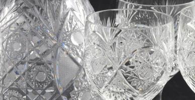 Kristály boros készlet hat személyes. Palack és boros pohár. 35 cm, 17 cm. Hibátlan