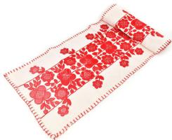 Katotaszegi hímzett futó terítő , kopással 47x130 cm