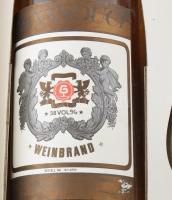 Sanssoucci Weinbrand likőr. 38%, bontatlan, 2 pohárral, díszdobozban