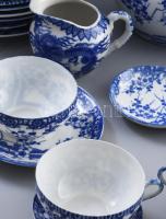 cca 65 darabos hatalmas antik japán porcelán tétel: teakiöntő, tányér, csészealjak, csészék, tejkiön...