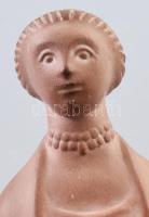 Kucs Béla (1925-1984): Olvasó nő. Kerámia, jelzett, minimális kopottsággal, m: 28 cm