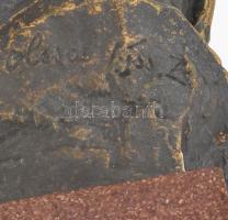 Olcsai Kiss Zoltán (1895-1981): Lenin. Bronzírozott műgyanta, talapzaton. Jelzett, minimális kopássa...