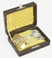 6 darab ezüstözött mokkáskanál dobozában. Régi orosz, h: 10,5 cm