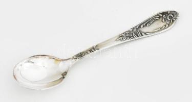 6 darab ezüstözött mokkáskanál dobozában. Régi orosz, h: 10,5 cm