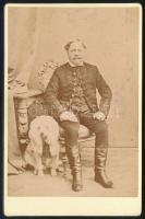 cca 1900 Férfi kutyájával, keményhátú fotómásolat Licskó János fényképéről, 16×10 cm